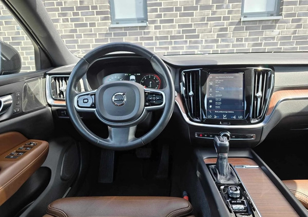 Volvo V60 Cross Country cena 132900 przebieg: 179000, rok produkcji 2020 z Zabrze małe 781